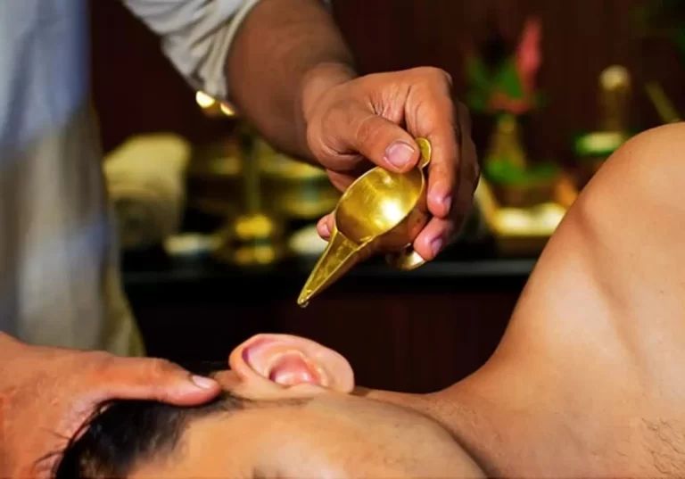 Karnapoorana at Ananthadhri Ayurveda